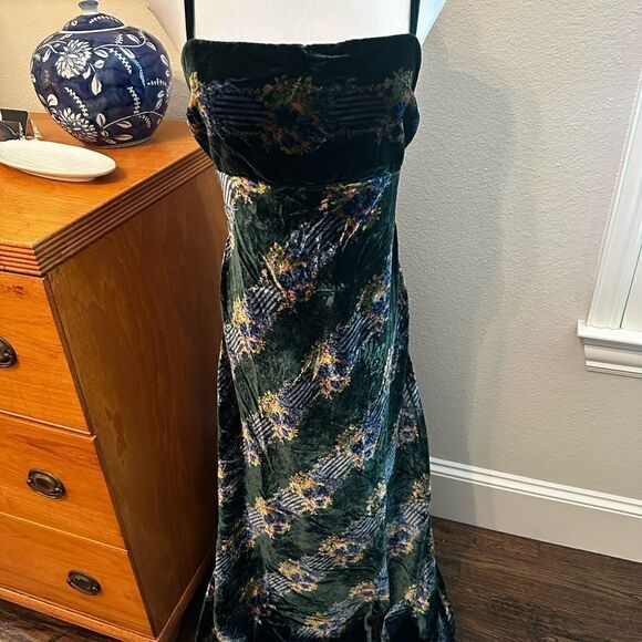 NWT Free People X REVOLVE Juliet Velvet Printed Maxi Dress in Emerald Combo-Q8 - Picture 3 of 8